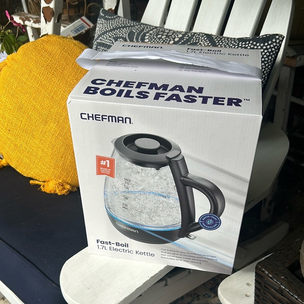 Chefman Stainless Steel Rapid Boil Electric Glass Kettle 1.2 Liter